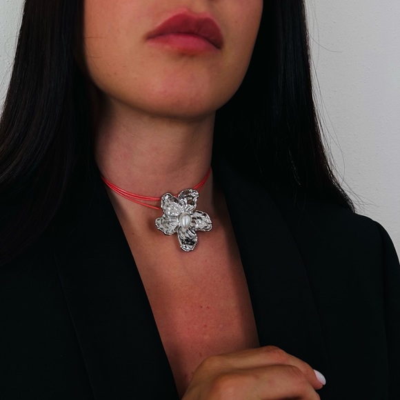 New Silver Metal Flower Necklace Choker Pearl - Picture 3 of 7